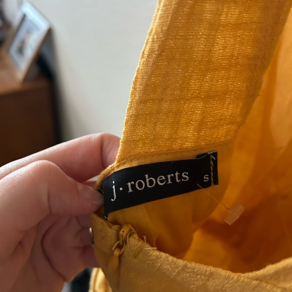 Yellow Sleeveless Ruffle Dress - Picture 3 of 3
